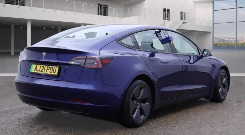 TESLA MODEL 3